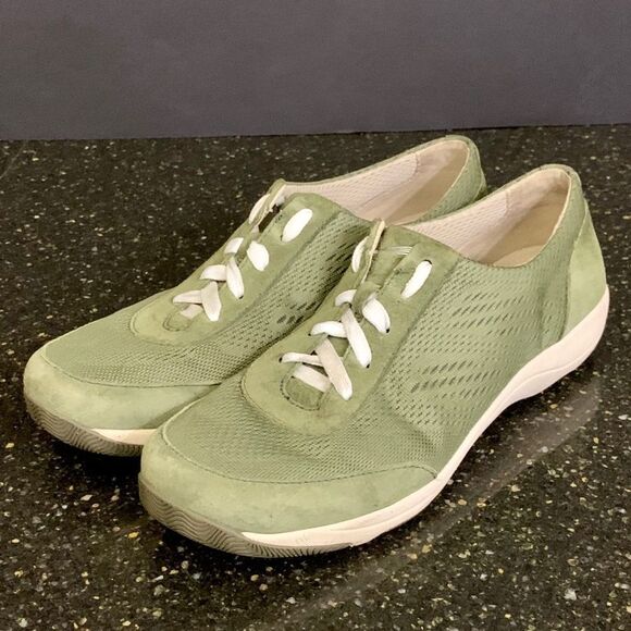 Dansko Hayes Olive Green Mesh Sneakers. - Picture 1 of 8